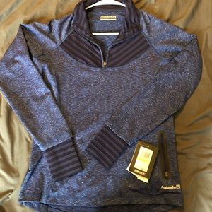 NWT WOMENS AVALANCHE HALF ZIP